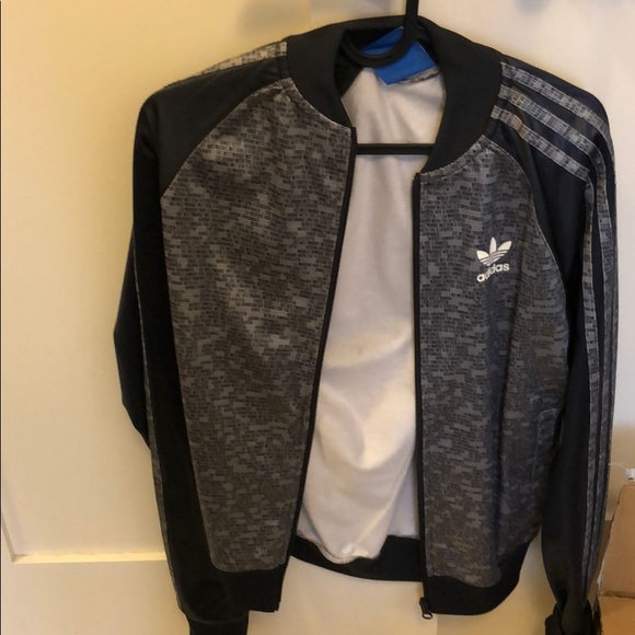 Adidas sweater - Picture 1 of 3